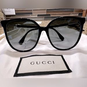 FENDI SHADES NWOT